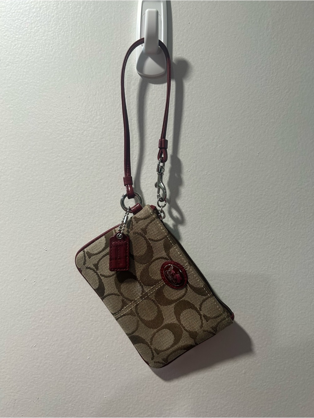 Coach Peyton Dream Small Wristlet F50108 – Bordeaux/Tan Signature Jacquard